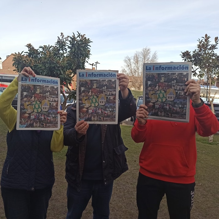 El periódico"LA INFORMACIÓN" ha vuelto a salir a la calle para recordarnos, que el V CENTENARIO, deberíamos celebrarlo todos los días. Vivamos y disfrutemos cada segundo como si fuera el último. Y nunca olvidemos, que GALAPAGAR Y SUS GENTES SIEMPRE ESTARÁN DE MODA...