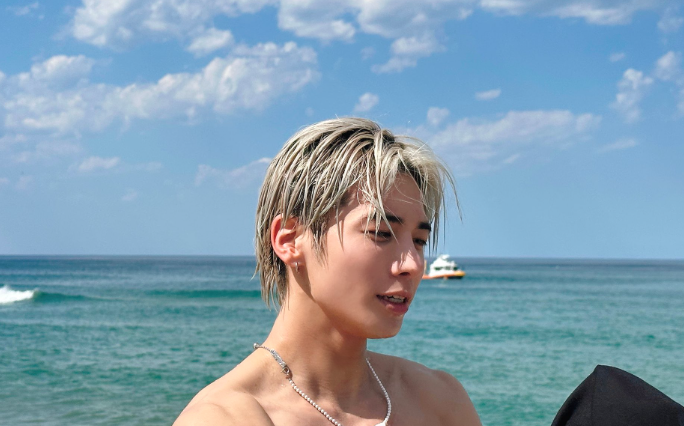 AboutMusicYT's tweet photo. Happy 22nd birthday to the amazing Taehyun of TXT! https://t.co/YbdUnvp3cL