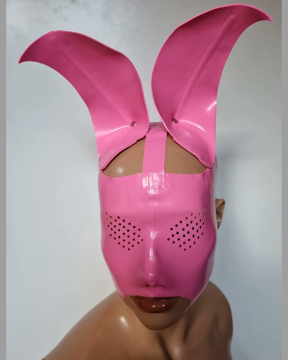 Undercover Bunny🐰
.
#readyforeaster #easter #pink #pinkmask #pinkbunny #undercover #handcrafted #cl_design_latex #cldesignlatex #sxy #latex #latexmask #halbmaske #madeingermany #madewithlove #highfashion #nochinashit