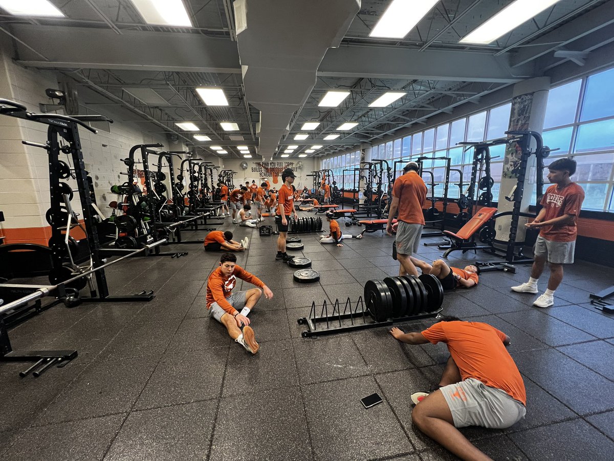 WJAY13's tweet photo. Early Saturday Morning with the fellas! #baseballmobility https://t.co/AINL9FCzKm