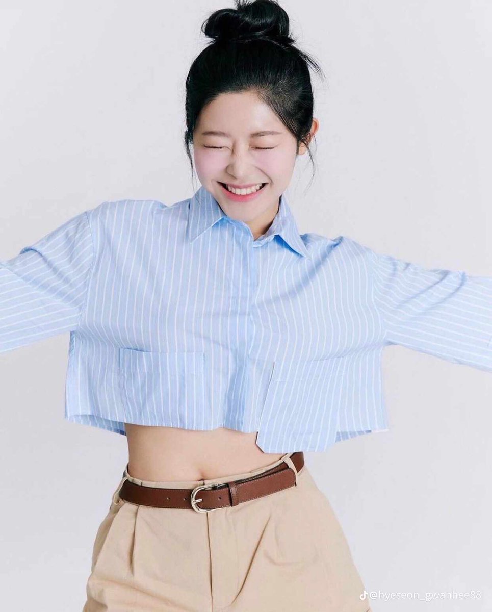 ayenlopezZ's tweet photo. So beautiful🤎🩵
#Hyeseon #singleinferno3 #solofan https://t.co/HwwIub7Eab
