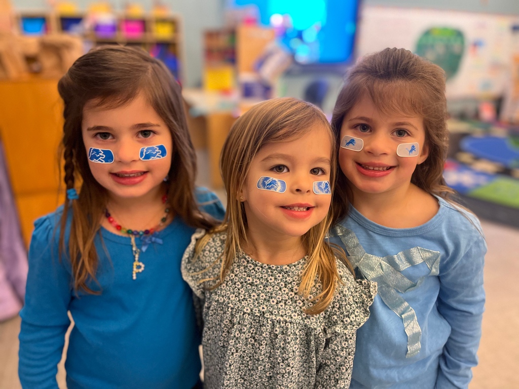 DCDSchool's tweet photo. Let's go Lions! 🦁💙🤍 Our students are leading the charge with spirit. Even Mr. Jenkins, the Middle School Director, brought his A-game!⁠ #OnePride #DetroitLions #Lions #Detroit #DCDSfun https://t.co/VBsFFQZp7E