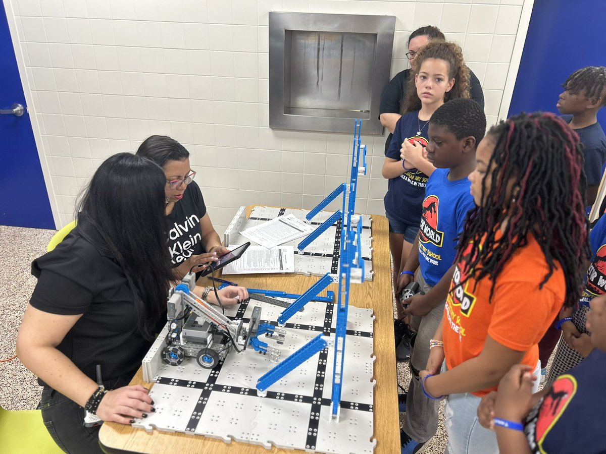 MDCPS’ Robotics Leaders tweet media