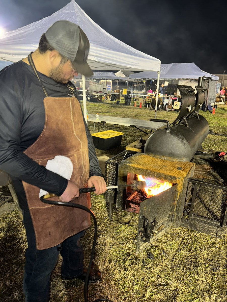 Coach_Landeros's tweet photo. Coach E. Briseno out at the Jr Pitmasters  competition with our Highland Owls! Good luck gentlemen! Way to go beyond the game Coach Briseno! #PTN @HHSOwlAthletics @HighlandsOwlsFB @SAISDAthletics @HighlandsOwlsBC https://t.co/YxDtniTn2Q