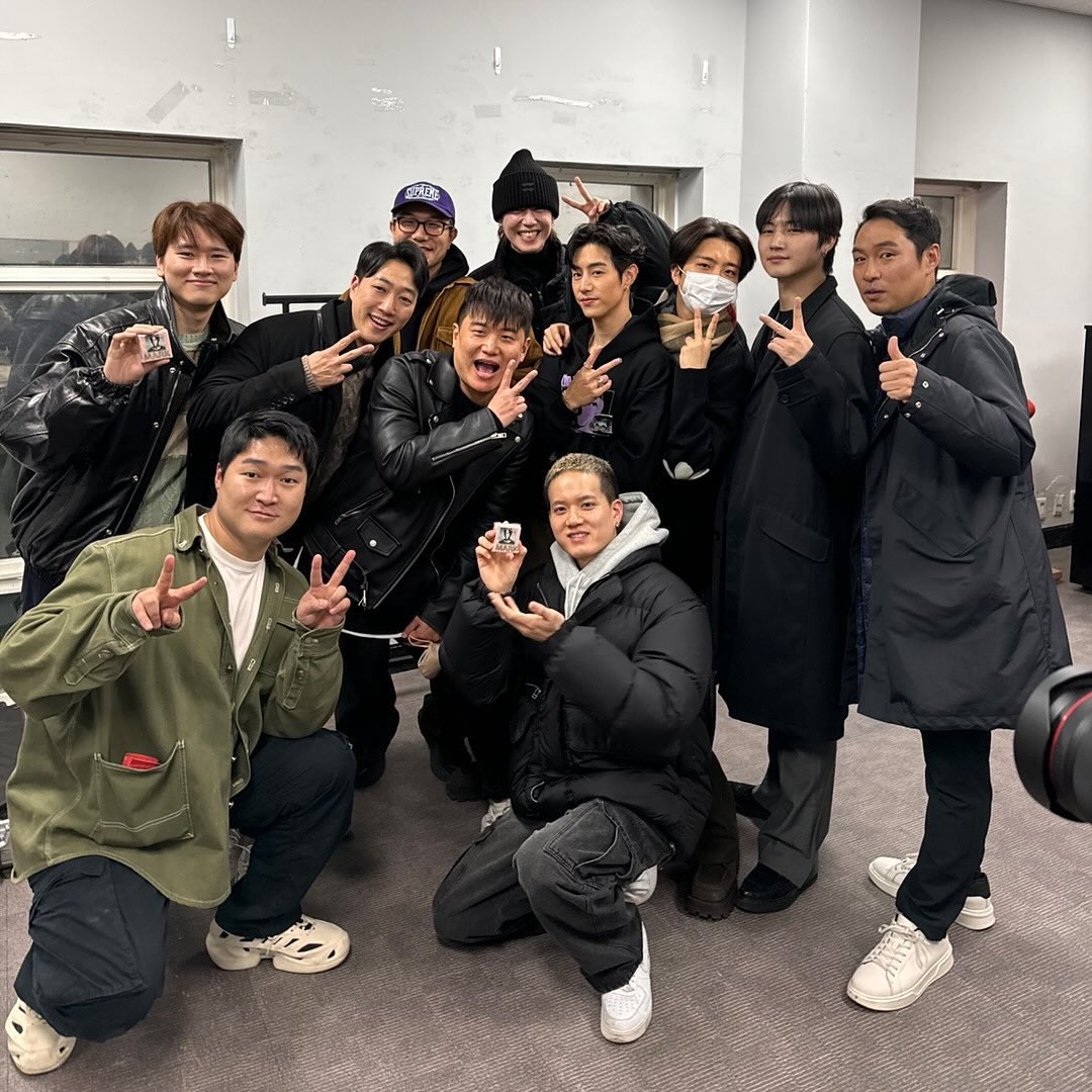 cyjprint's tweet photo. mark, jaebeom, youngjae, yugyeom, btob's peniel, got7's former manager, got7's former choreographer, got7's fitness trainer, former jyp staff who scouted some of the boys, etc. https://t.co/a1uEuUlafQ