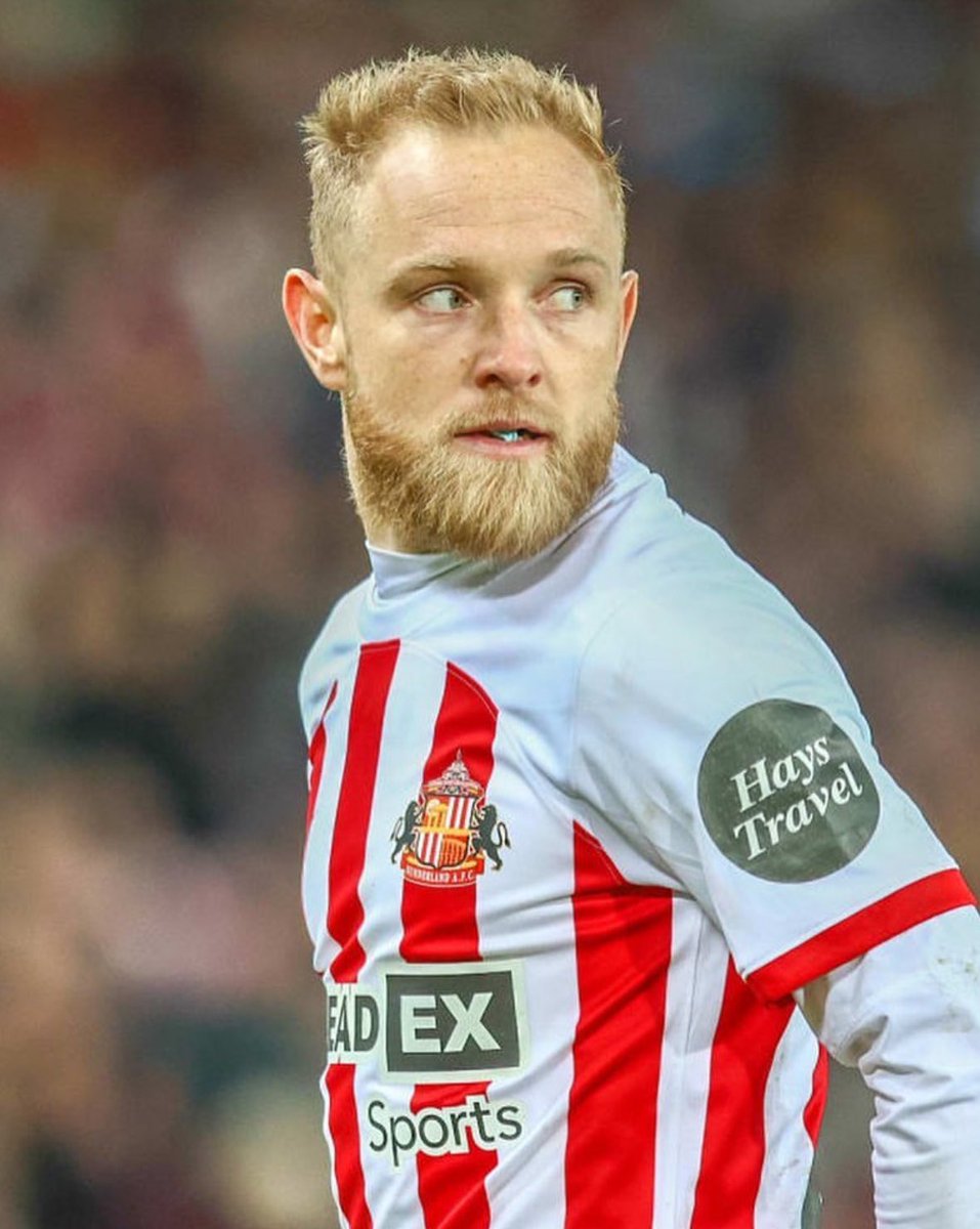 FabrizioRomano's tweet photo. ⚪️🔴 Sunderland confirmed that Alex Pritchard “informed the Club that he was no longer available for selection and he subsequently withdrew from today’s matchday squad”.

Pritchard made clear he wishes to leave the club with immediate effect. https://t.co/s7TH446pz8