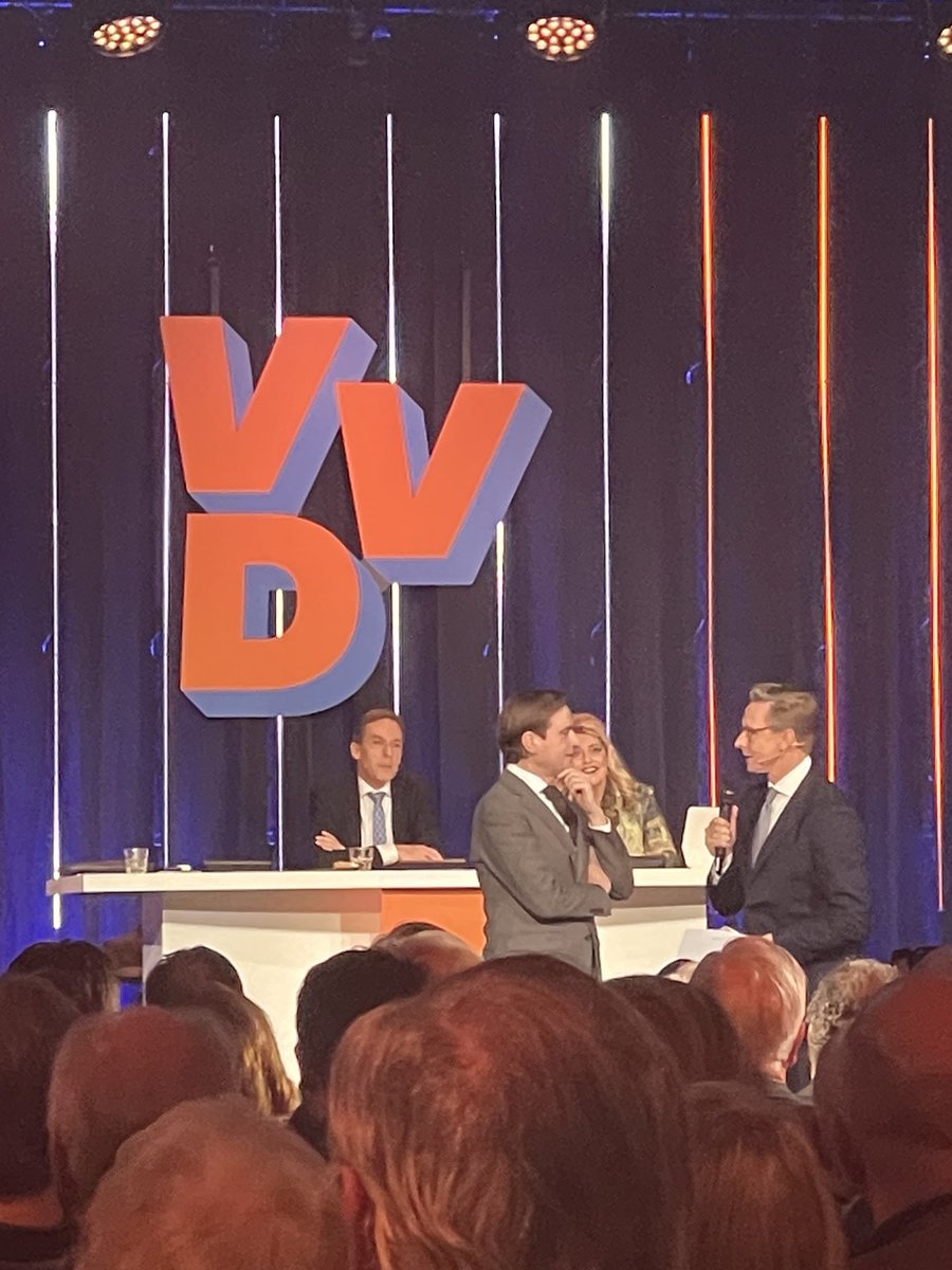 Het Europese verkiezingsprogramma #VVD is vastgesteld vandaag ⁦<a href="/MalikAzmani/">Malik Azmani</a>⁩ succes