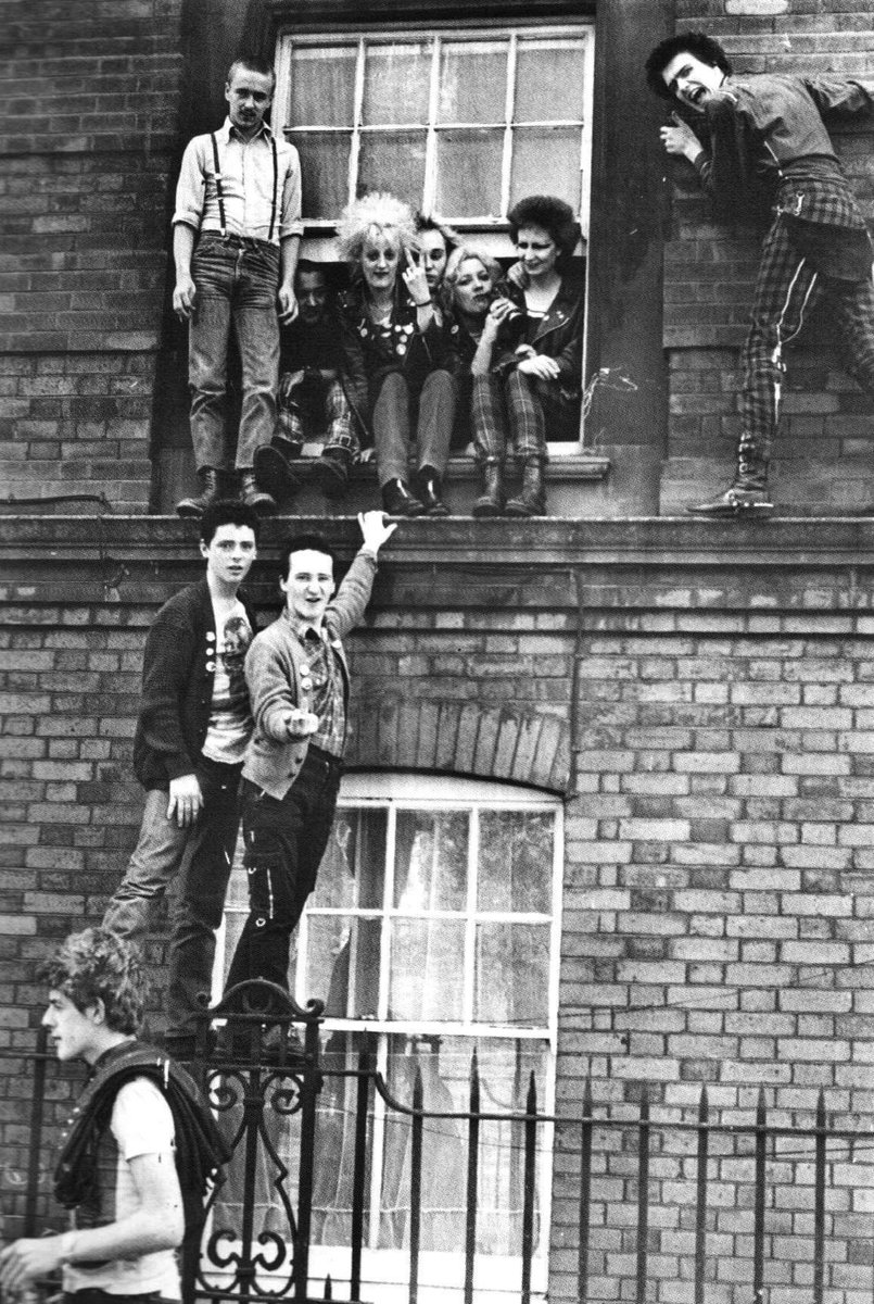 London Squat 1979, I wonder how many of these are either in the Labour Party or the Civil Service?
#StopTheRot