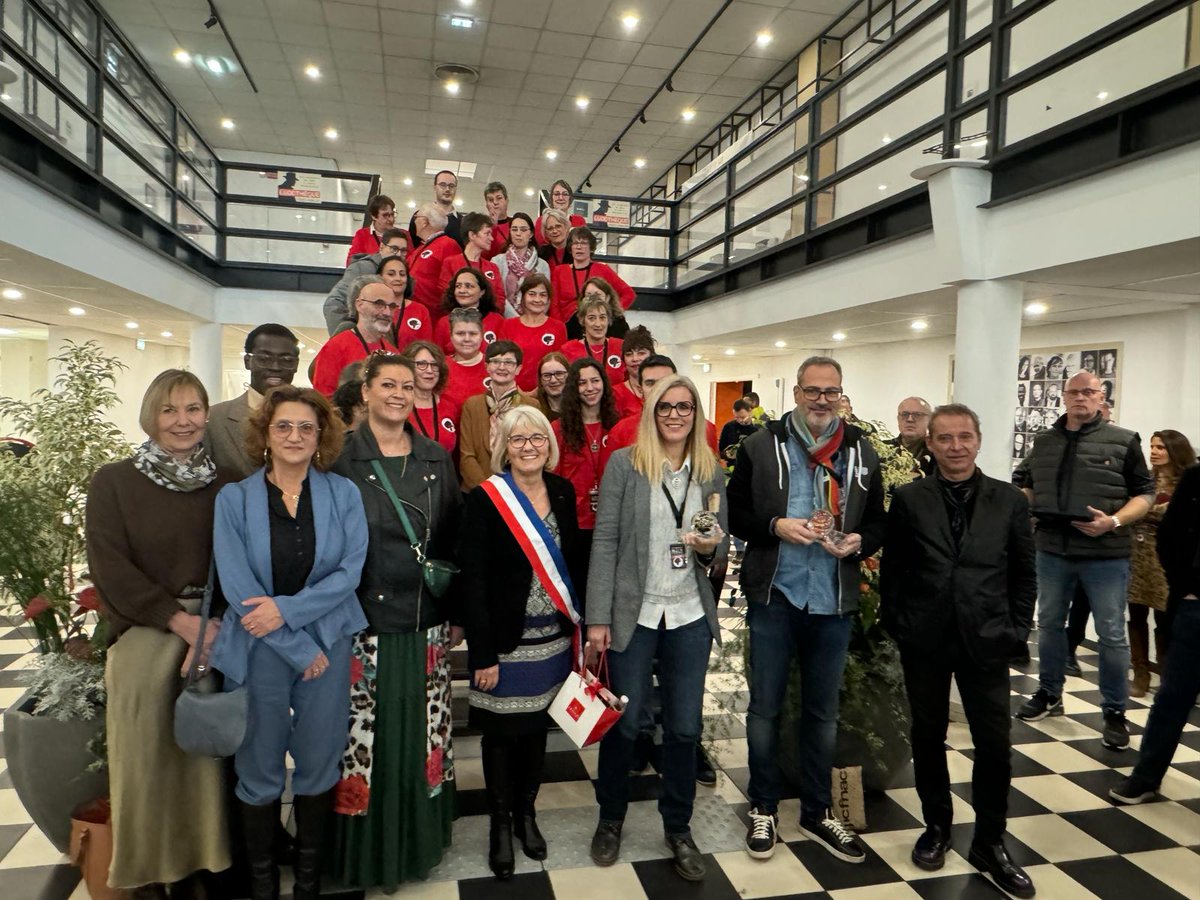 Ville de Nemours (@villedenemours) on Twitter photo Le salon du polar de Nemours est lancé ! Inauguré par le maire <a href="/VLacroute/">Valérie Lacroute</a>, il est ouvert aujourd'hui jusqu'à 19h et demain de 10h à 17h.
Venez nombreux à la rencontre des auteurs et profitez des nombreuses animations concoctées par l'équipe de le Bibliothèque Municipale ! Le salon du polar de Nemours est lancé ! Inauguré par le maire <a href="/VLacroute/">Valérie Lacroute</a>, il est ouvert aujourd'hui jusqu'à 19h et demain de 10h à 17h.
Venez nombreux à la rencontre des auteurs et profitez des nombreuses animations concoctées par l'équipe de le Bibliothèque Municipale !
