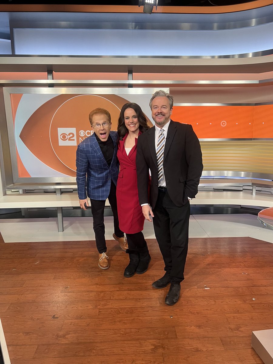 Good morning from <a href="/CBSNewYork/">CBS New York</a>!  We are live now till 11am. Thanks for watching ☕️☕️☕️ <a href="/DaveCarlinTV/">Dave Carlin</a> <a href="/JohnElliottTV/">John Elliott</a>