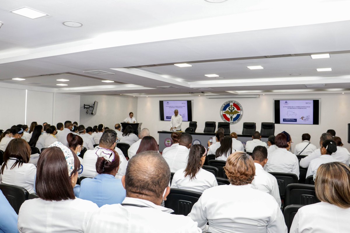 FuerzaAereaRD's tweet photo. FARMACOVIGILANCIA
🗣️ -La Charla- impartida por la la direccion del Hospital Militar Universitario Docente "Dr. Ramón de Lara" #HMDRDL de la #FuerzaAéreaRD🛩️🇩🇴 en coordinacion con su departamento de farmacia… https://t.co/ktzBiI59cr