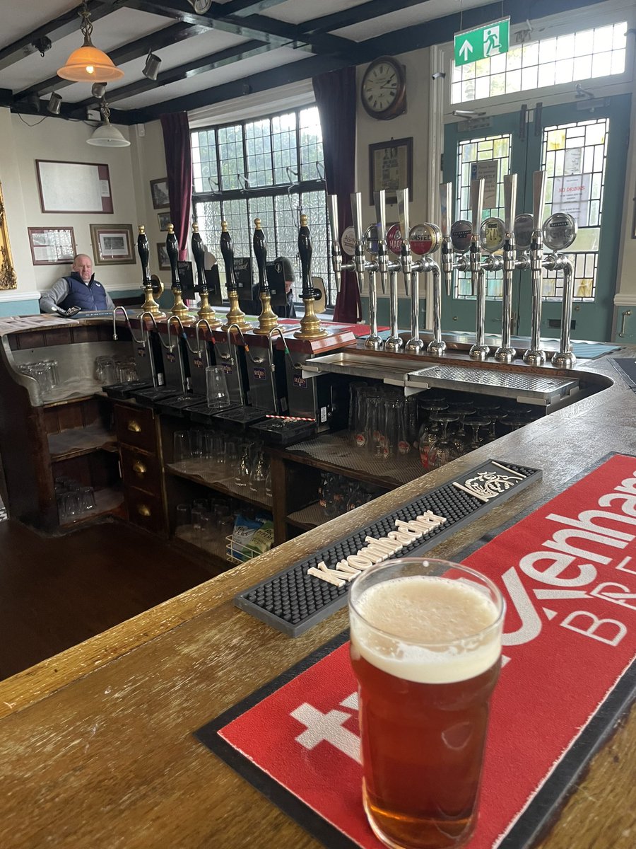 pub_rescue's tweet photo. Dry January has ended prematurely due an irresistible pint of @Harveys1790 in The Rifleman, Twickenham. The words Proper Pub are too easily applied, but not here. https://t.co/OlnZMZLj8W https://t.co/SxButUZ1ge