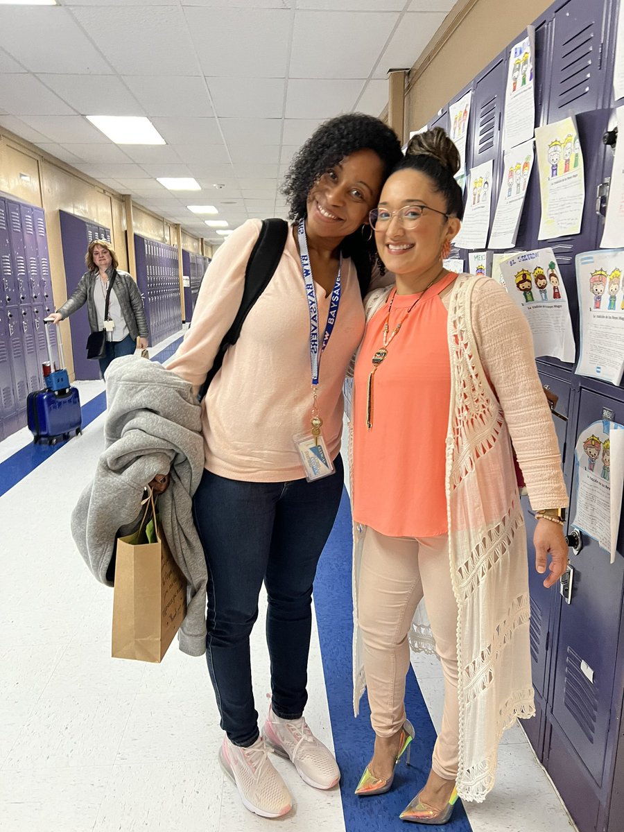 NNPS had an awesome PD day of teaching,learning &amp; collaboration!We dove into rubrics,shared EZ tech tools that are at our fingertips,&amp;we went back to the basics w/ reviewing BBC &amp; lesson planning strategies! We are stronger TOGETHER! #OneNNPS #nnpsworldlanguages #WLrocks