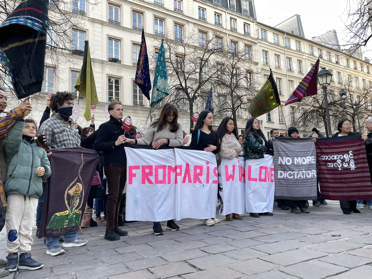 kmadhuresh's tweet photo. From Paris with Love #Myanmar #JuntaWillFall #AvecToiMyanmar https://t.co/HJcw3DQC0g
