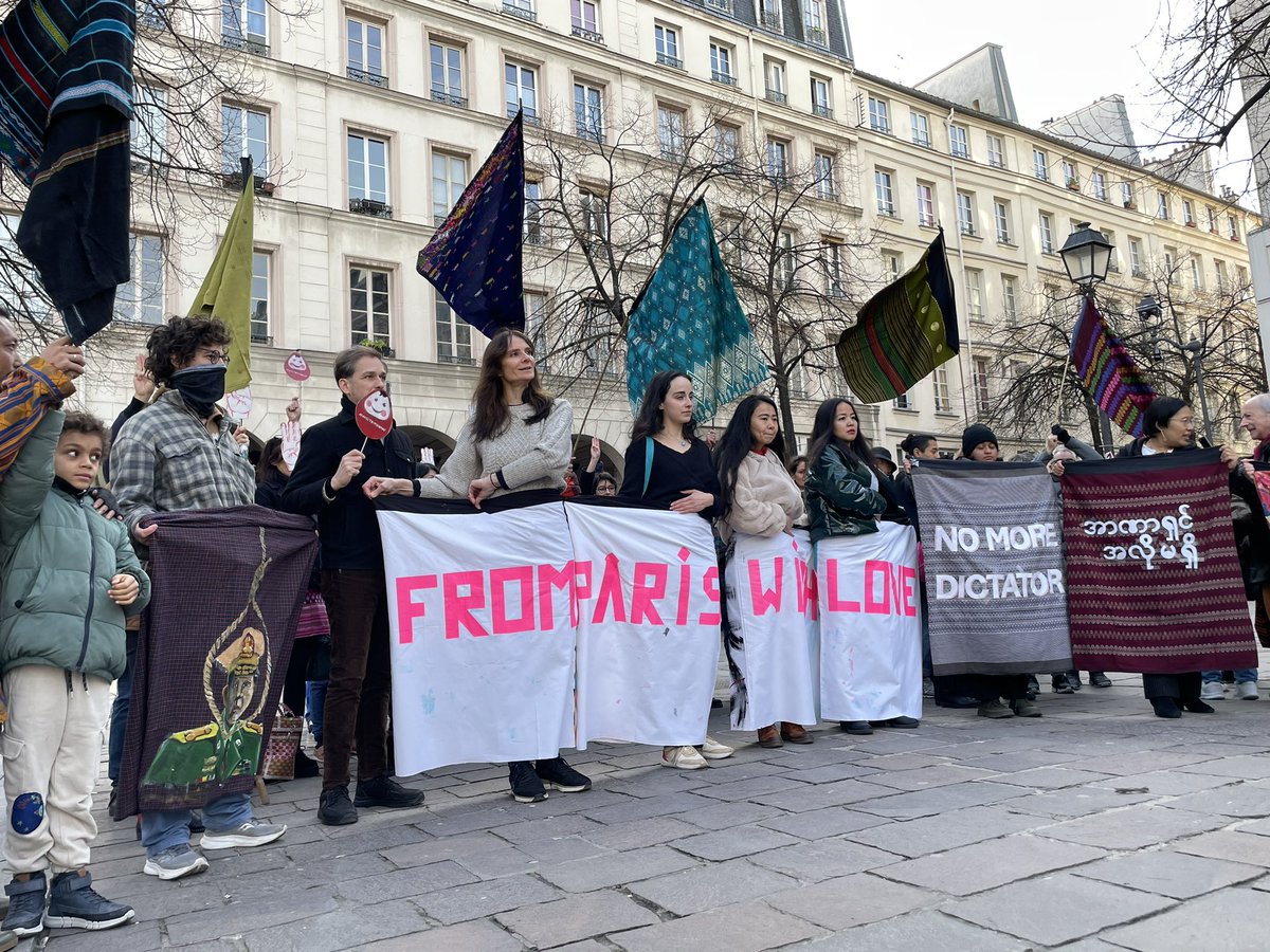 kmadhuresh's tweet photo. From Paris with Love #Myanmar #JuntaWillFall #AvecToiMyanmar https://t.co/HJcw3DQC0g
