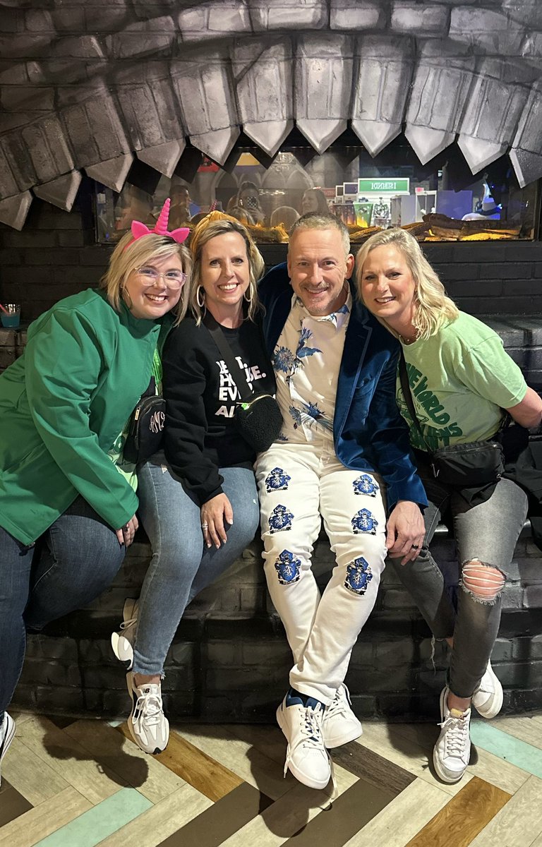 Ron Clark Academy is simply magical! Enthusiasm, passion, excitement for teaching and learning! And, of course, always a special time with <a href="/mrronclark_/">Ron Clark</a> ! 🖤💙#rcainspired #RCAEXP #breakingrecords