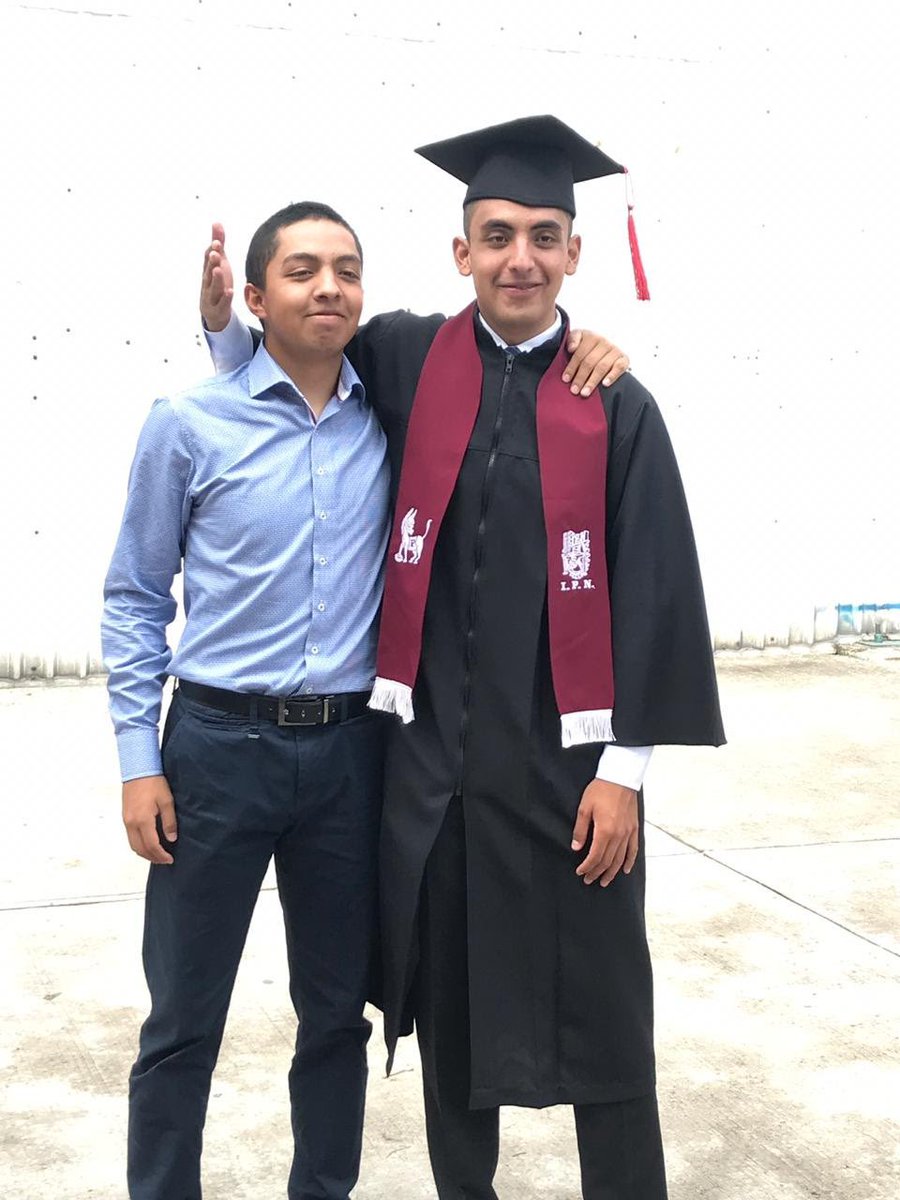 OscarMonroy23's tweet photo. Se fue un año y no ha pasado un solo día en que no te extrañe 🤍🕊️
Te prometo que cuando nos volvamos a encontrar, no volveré a dejarte 🫂 https://t.co/Du4jUWIDIn
