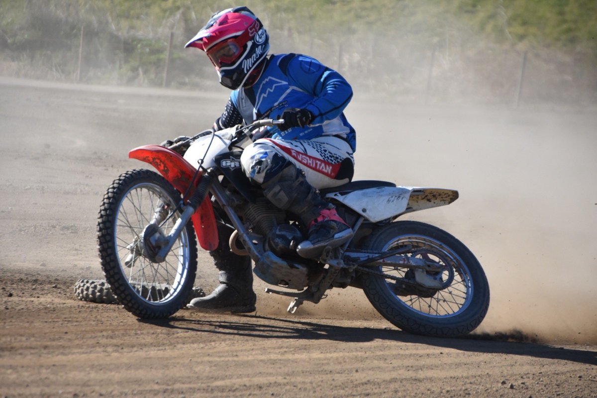 flattrack70masa's tweet photo. 川越オフロードヴィレッジでトレーニングDay‼️
久々に450乗った!
もっと乗らないと…身体が鈍ってる…頑張ります!
#flattrack #dirttrack
#70 #masa #masatoshiohmori
#slideking #70masa https://t.co/oyjiXJUCUC