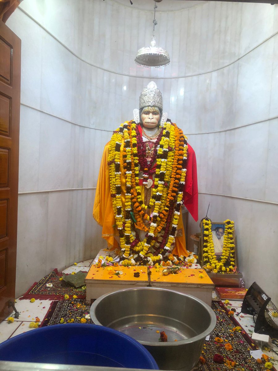SethSpn's tweet photo. बिनु सेवा जो द्रवे दीन पर, राम सरस कोउ नाहि ॥
#हनुमान_सेतु #लखनऊ
#हर_हर_महादेव_शिव_शंभू_ॐ 
#जय_जय_सियाराम 
#जय_जय_बजरंगबली https://t.co/mrjnOmvAEd