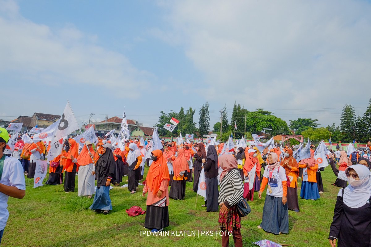 dwihj's tweet photo. @Gojekmilitan @prabowo Yg tidak dihadiri tim kampanye Nasional aja banyakan kampanye AMIN di Klaten ini 😁 https://t.co/reXlP3Fepy