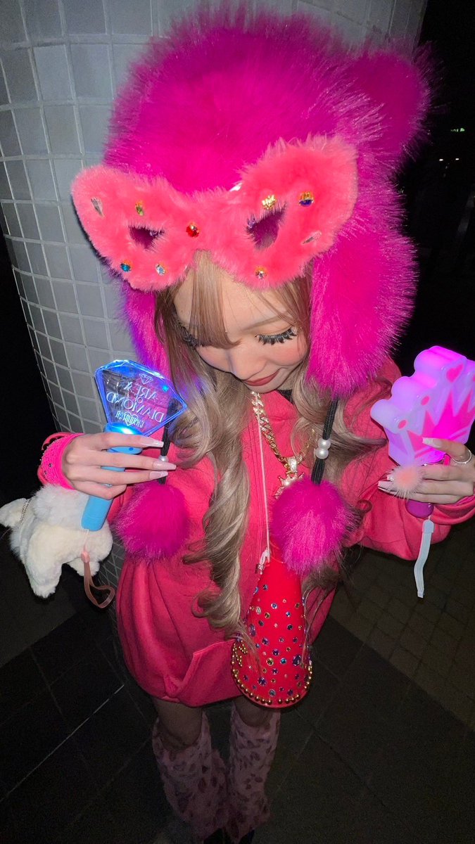 chanmoeri0122's tweet photo. 𝑨𝑹𝑬𝑨 𝑶𝑭 𝑫𝑰𝑨𝑴𝑶𝑵𝑫 𝟐 𝒊𝒏大宮💎

ピンクマンで参戦🩷
たったの数時間でこんなに幸せにしてくれるのは
私にとってちゃんみなだけだと思ってる😭
すごく刺激的で終始涙の１日でした😭
これからもずっとちゃんみなに着いていく🩷
本当にいつも ありがとう🩷ダイスキだよ😭
@chanmina1014 🩷 https://t.co/UfgaUnZcJL