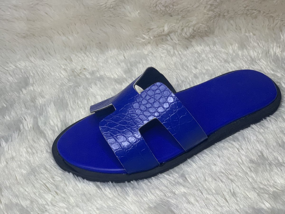 JUSTSHOEMAKER's tweet photo. If these pictures comes across your TL please repost 

Price ; 6k(female) 
📍Abeokuta 
Delivery is worldwide 

Please RT

@JTech_Tips @houseofneeyo @Letter_to_Jack 
@OgbeniDipo @Jomilojju @larmmy @TSDXclusive @heeeroooh @FavorGrace90 https://t.co/yUJDBYg3Bf