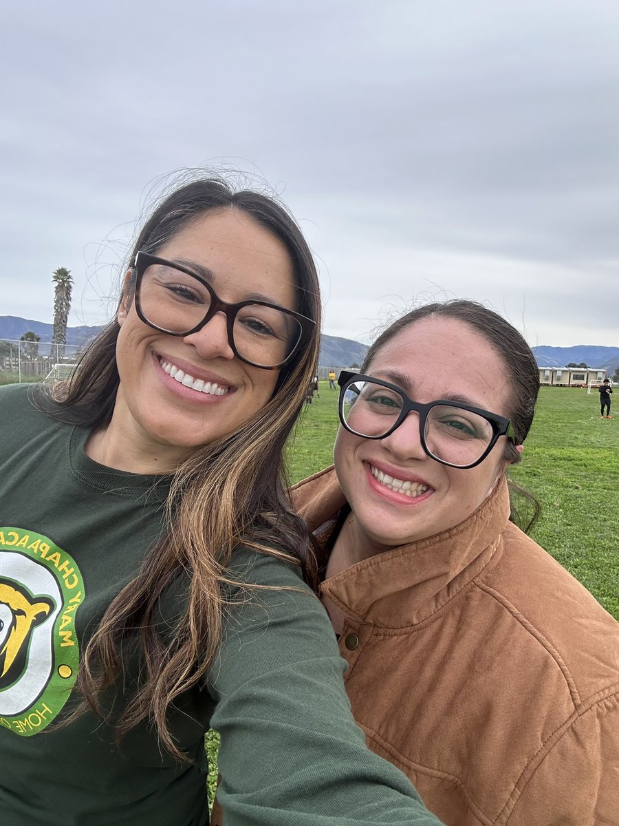 Proud Principals this morning ! Our after school soccer teams are playing one another. 💚🐻⚽️ @mrsmaribelbarba @zjgalvan #ProudtobeGUSD