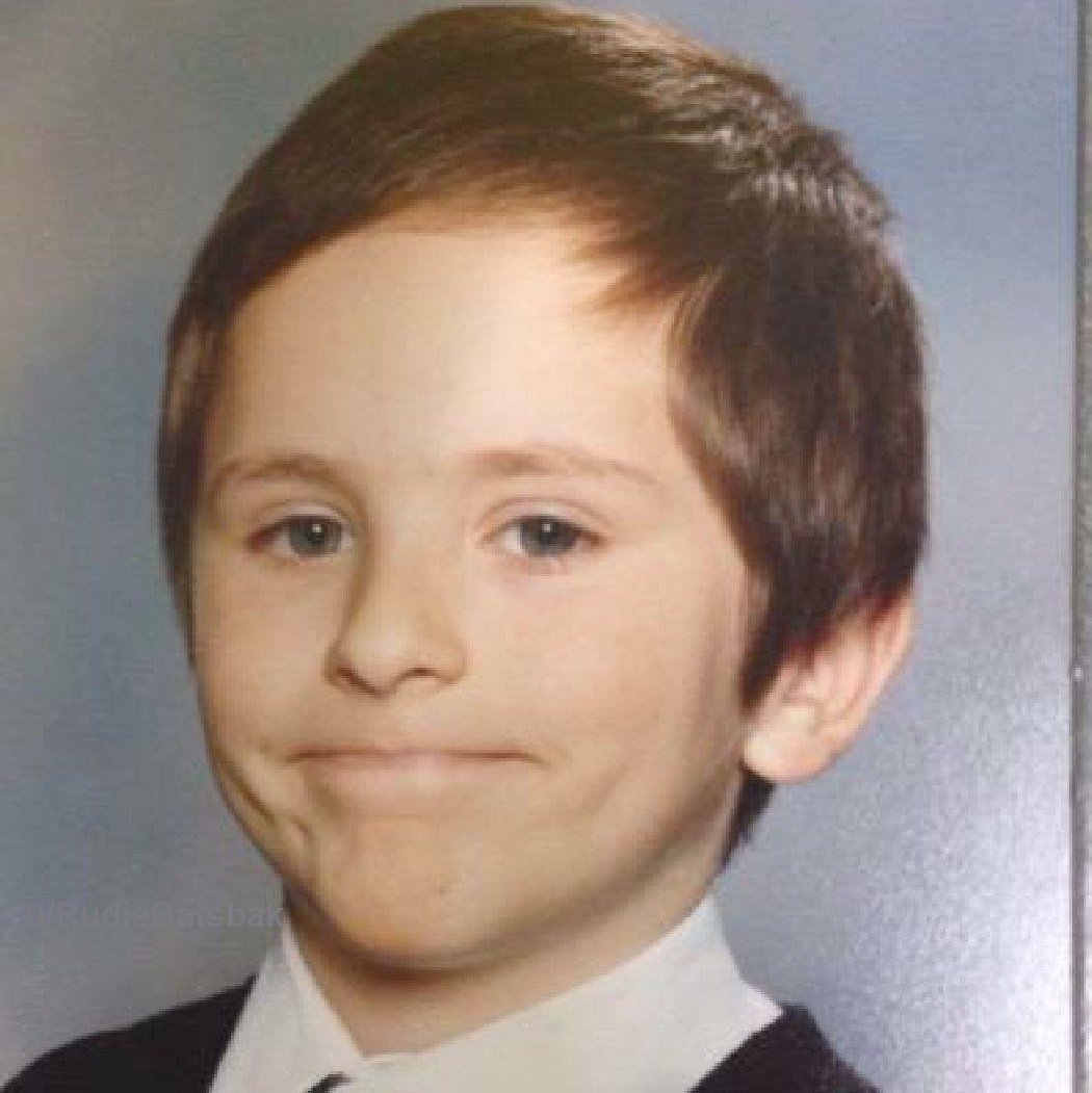 Ljosmyndun's tweet image. Niet mijn vrouw die opkijkt van het scherm, zucht en vervolgens 'Ça c'est la Flandre, hein' zegt. #DeKastaars