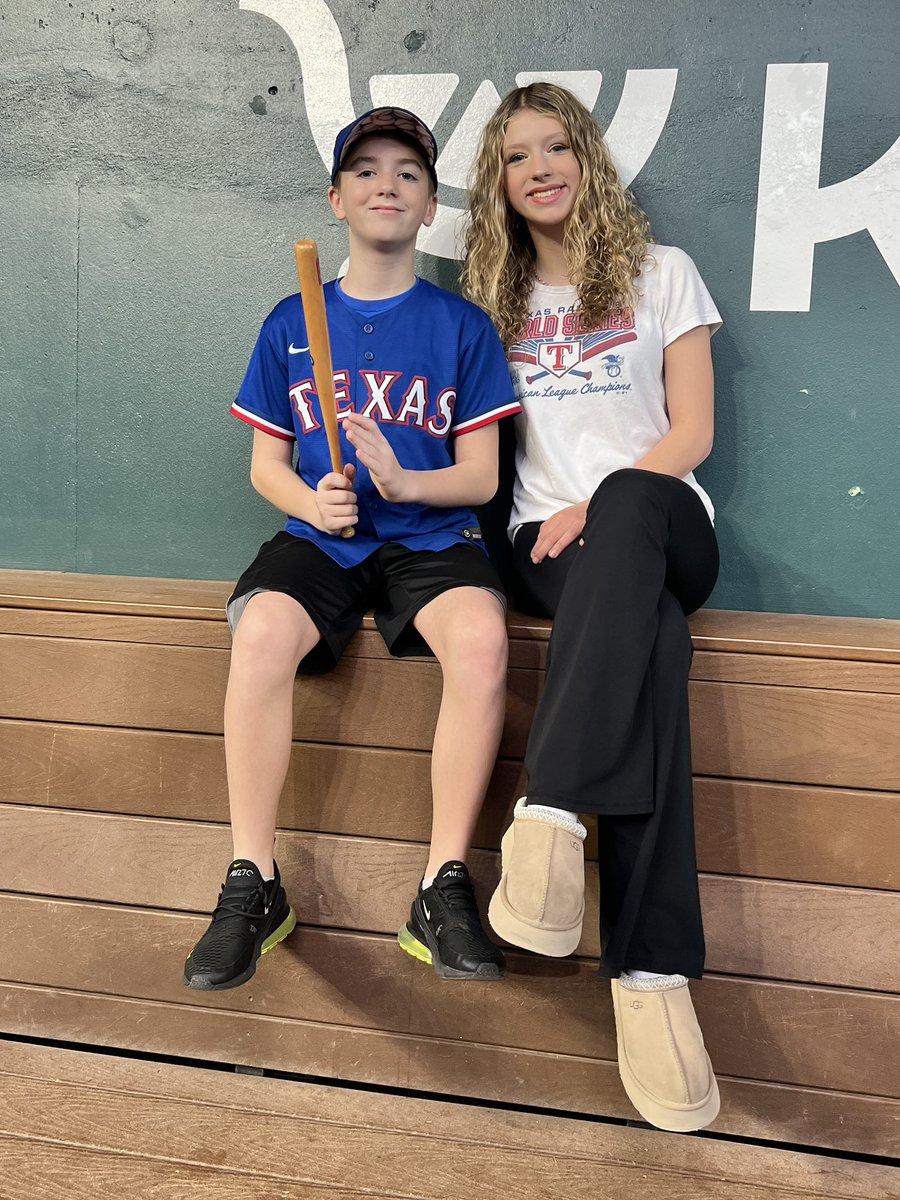 buzzingbailey's tweet image. #rangersff24