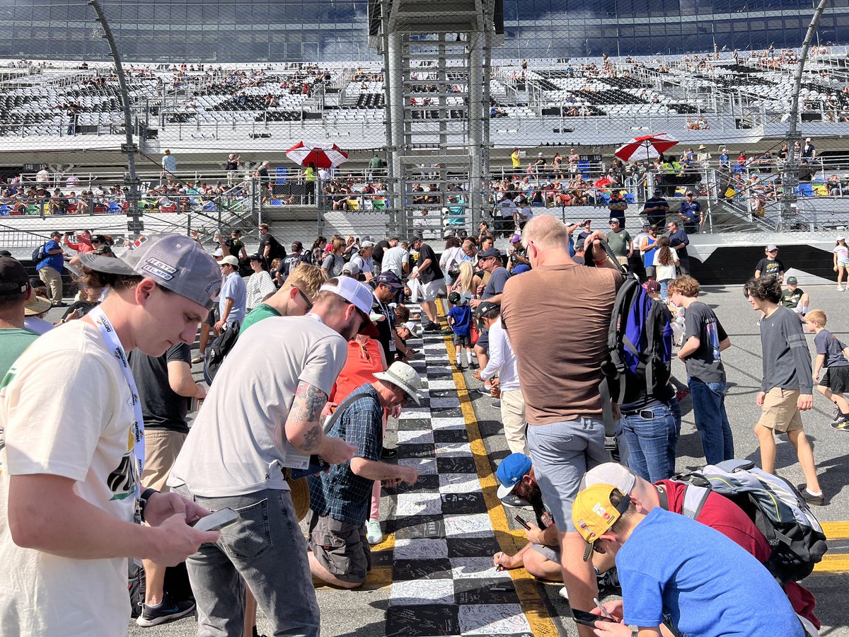 iMonza Marketing tweet media