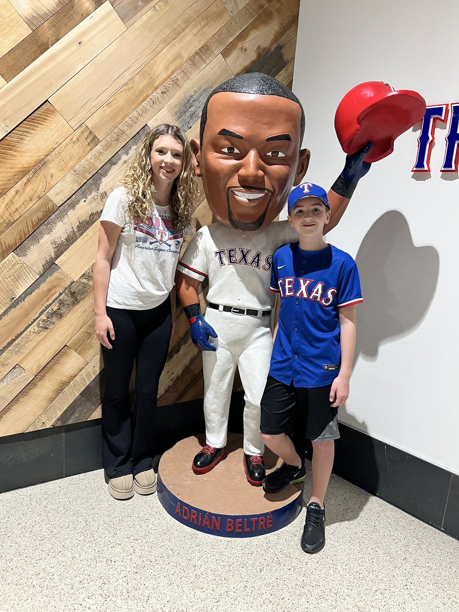 buzzingbailey's tweet image. #rangersff24