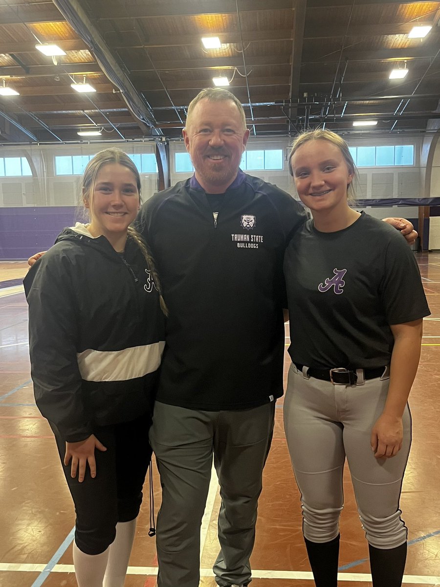 I’m incredibly grateful for the opportunity to attend the <a href="/TrumanSoftball/">Truman Softball</a> pitching/catching camp today! I appreciate the feedback and loved getting to meet some of the players. Thank you <a href="/CoachFerrill/">Ron Ferrill</a> for an amazing camp!
<a href="/AcesFPMidMO/">Aces Fastpitch (Mid-MO)</a> <a href="/tbartlett76/">Taylor Bartlett</a> <a href="/HeliasSoftball/">Helias Catholic Softball</a>