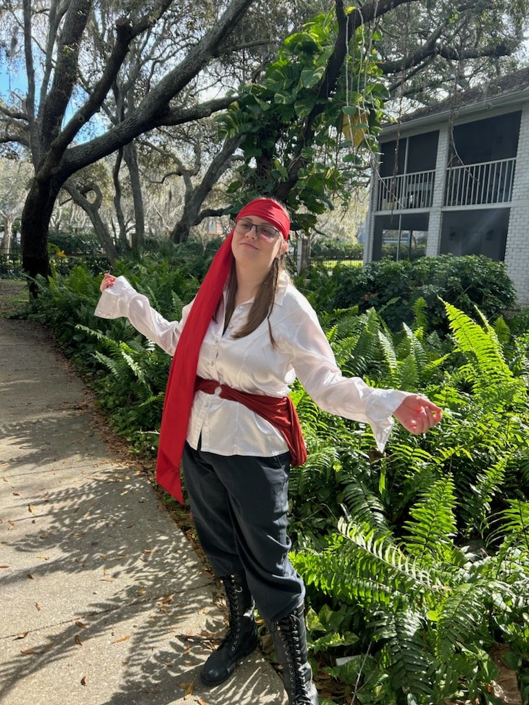 UngracefulHuman's tweet photo. Omw to steal the Black Pearl 🏴‍☠️ https://t.co/z8TFZYMKcI