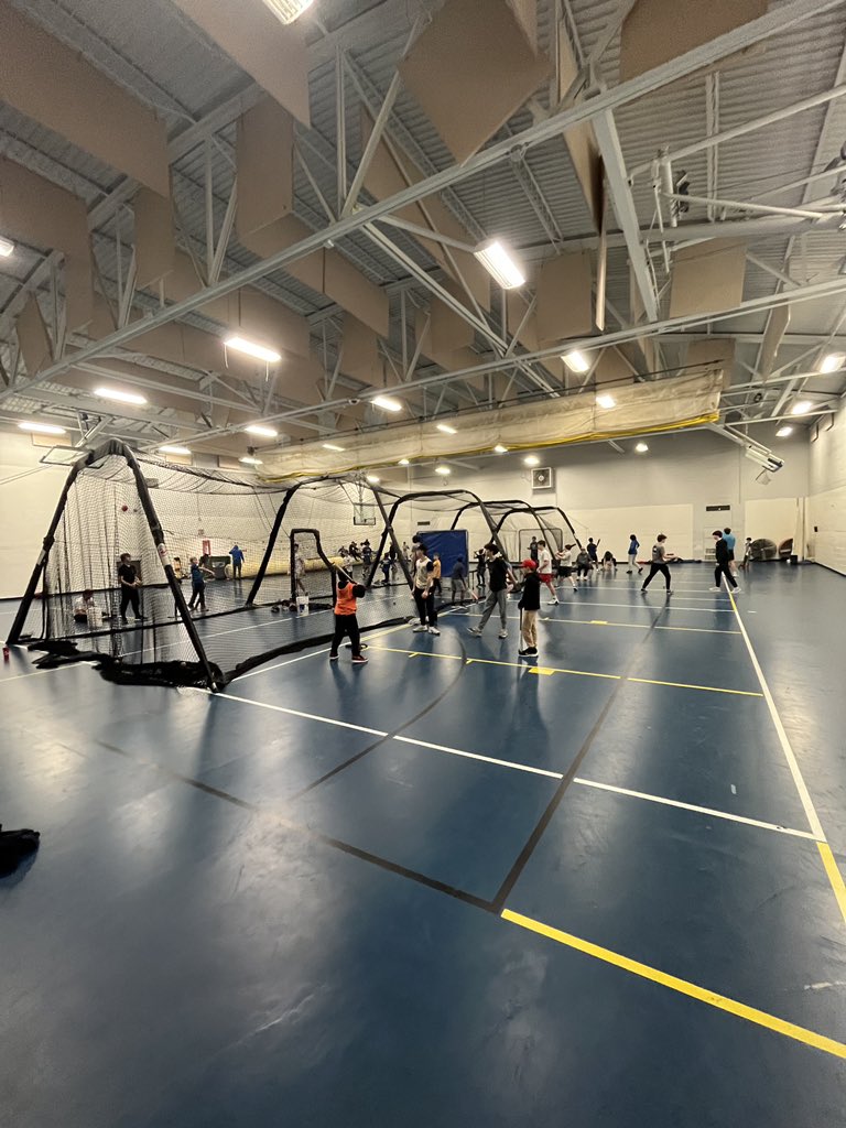 Wrapping up our 4 week Winter Clinic with some hitting. Gahanna has some good players in the pipeline! #WeAreLions