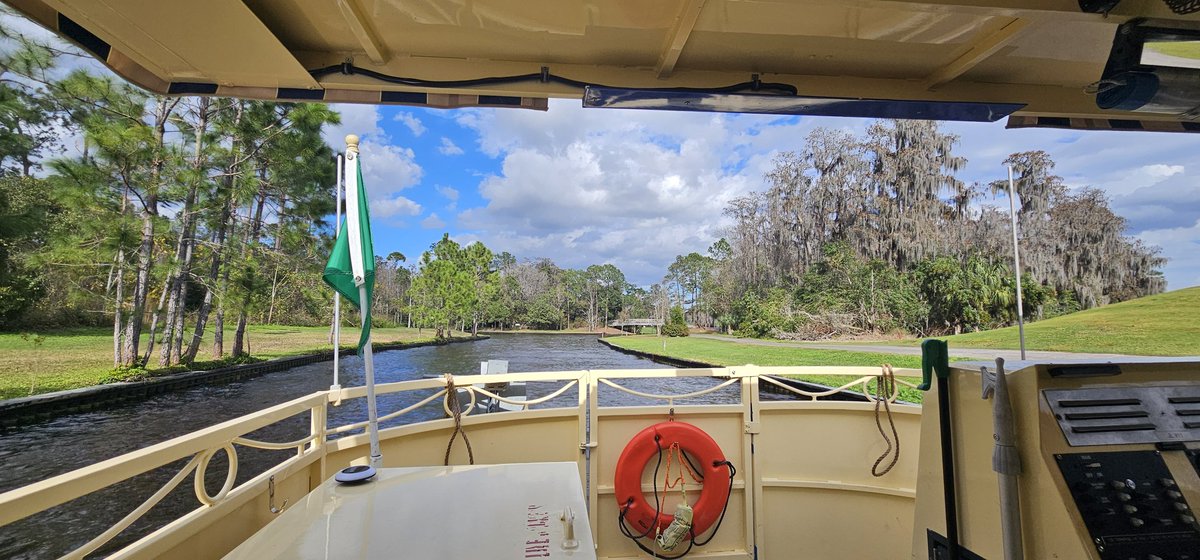 TheLeisureProf's tweet image. When someone says "Disney World"

What they picture vs what the leisurely picture