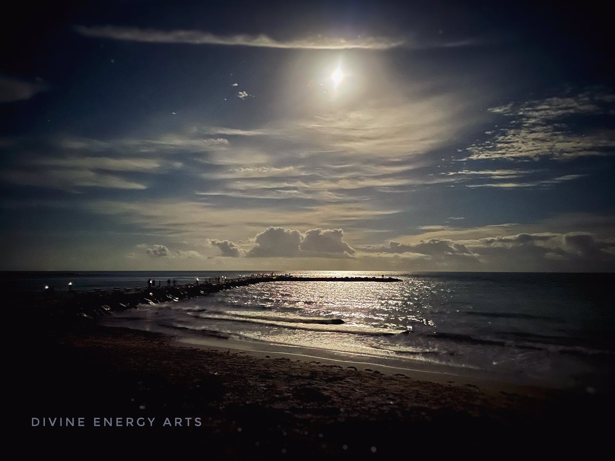 DivineEnergyArt's tweet photo. 🌬🌬🌬three deep grateful belly breaths
🗣I AM harmoniously aligned with my higher self, greatest love, and highest purpose
so it is✨ https://t.co/Jf95ZmNcDp