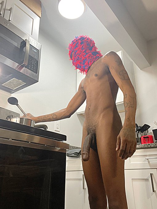 Making noodles 🍜 😈💪🏾 https://t.co/Y75n9ZqbOI