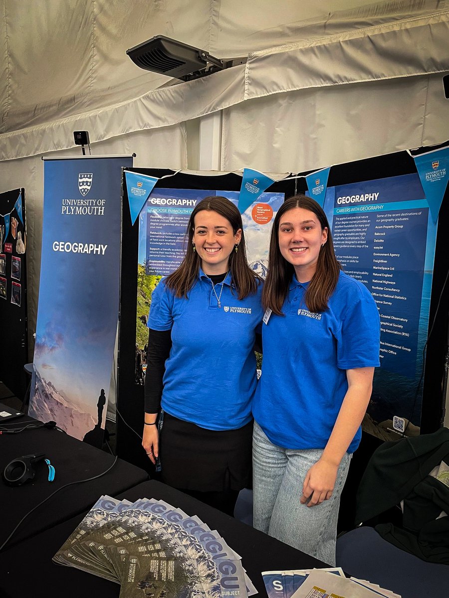 The Science and Engineering Showcase was a success. It is designed to raise students interest in STEM subjects. Schools spoke with current students and academics about what it’s like to study and work in STEM. Our exhibit provided a Google Earth virtual reality experience. 🌍