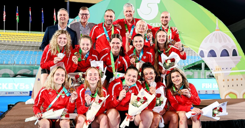 FIH_Hockey's tweet photo. The Netherlands produced a clinical performance to beat India and claim the inaugural title as the women’s tournament at the FIH #Hockey5s World Cup came to an end in Muscat, Oman. 

Poland finished in third, while USA won the Challenger Trophy.

Read the full story below 👇