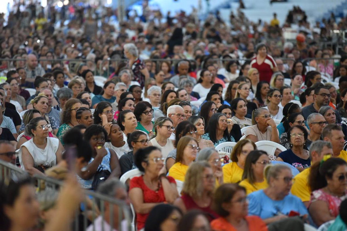 eventoscn's tweet image. &quot;Não existe acaso em Deus. O que você está dando a Deus?&quot; Irmã Maria Raquel 
📸Foto: Pedro Pinheiro/Canção Nova
____________________
♡ Curta
❍ Comente
⎙ Salve
⌲ Compartilhe
_____________________
Visite os links na Bio 
📲 🎙️👣✍️📸🎧💡#exercitodesãomiguel
