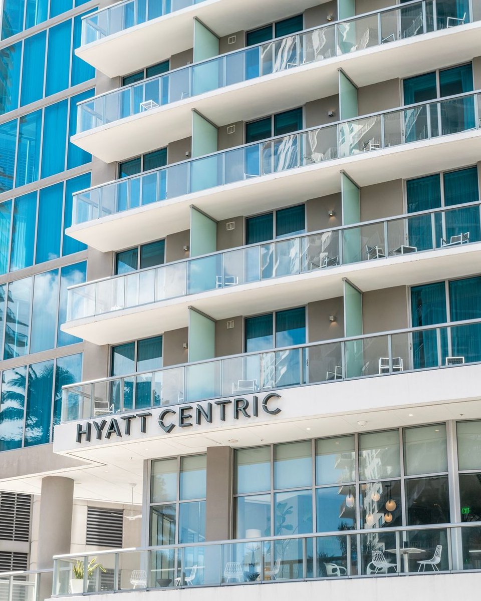 Your trip to Miami could look like this 🥂🌴 When you book your #DBMIBS hotel through onPeak, you'll get the lowest rates! Avoid hidden fees &amp; potential scams. BOOK NOW: bit.ly/3Ga5UZO

📆 Feb 14-18, 2024
📸 #HyattCentricBrickellMiami
🔗 Tickets: bit.ly/3tgyt5a