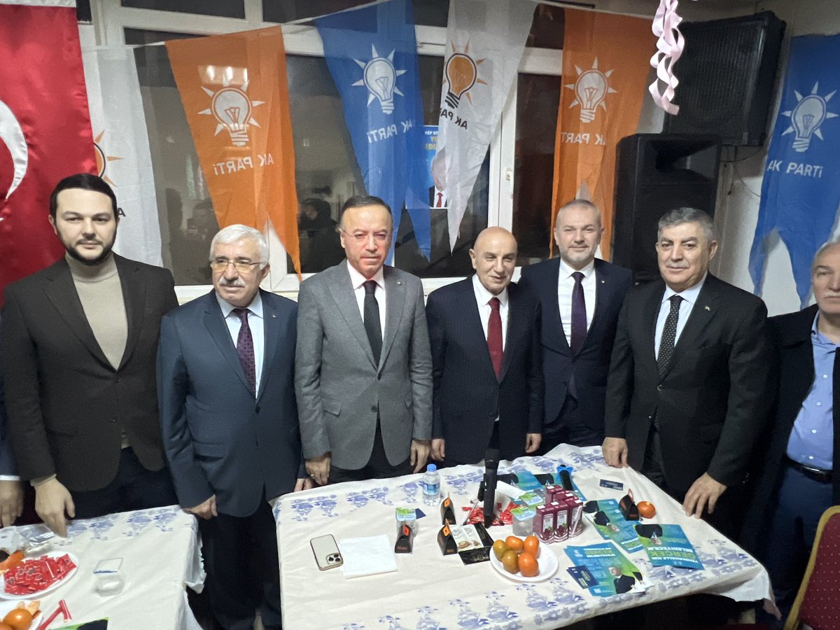 📍 Kırşehir Kaman Demirli Beldesi Kalkındırma Ve Yaşatma Derneği

Cumhur İttifakı Ankara Belediye Başkan Adayımız Sayın Turgut Altınok,Önceki Dönem Milletvekilimiz Genel Başkan Vekili Yardımcımız Sayın Hacı Turan Ve Ankara Gençlik Kolları Başkanımız Ülkü Efe Demirhan İle