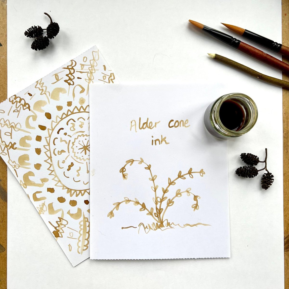 MudandBloom's tweet photo. Make ink from alder cones ๐ณ
Alder cones produce a lovely warm caramel colour which is great to use as ink.
Read our blog post on how we made it here: https://t.co/iXerHRREwQ
#aldercones #outdoorlearning #naturaldyes #exploringnaturewithchildren https://t.co/cfW2uIb4p1