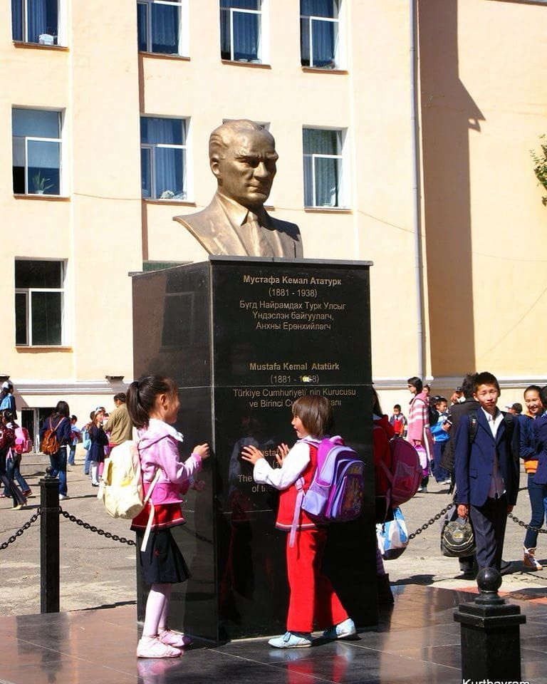 🇲🇳Moğolistan’ın başkenti Ulan Batur’daki Mustafa Kemal Atatürk Okulu.