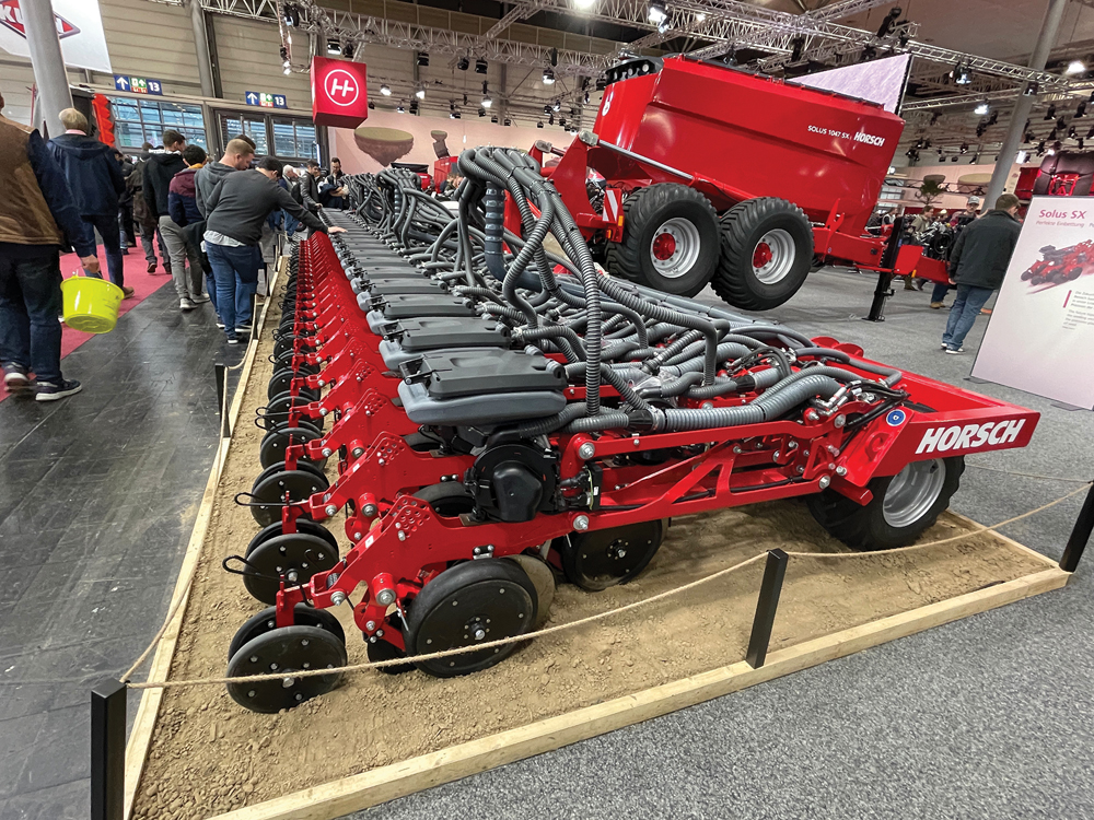 [Via @mbcooperator] Planter and seed drill join forces.  manitobacooperator.ca/equipment/plan…