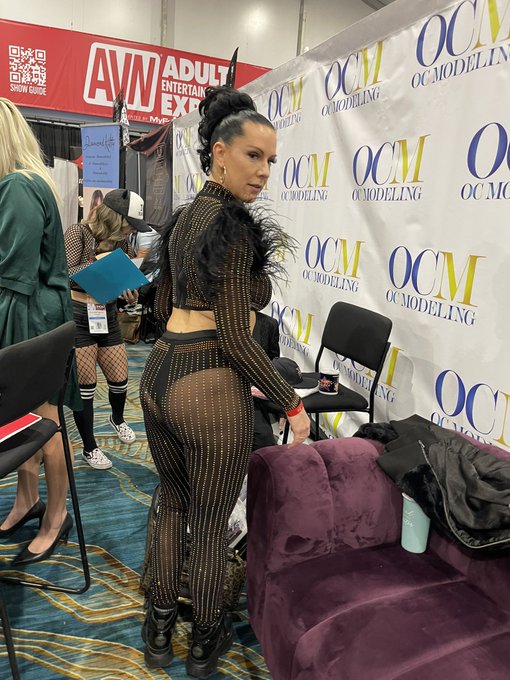 &hellip;, so let&rsquo;s go - last day at the @AVNMediaNetwork with @Brazzers @OCModeling ,    @nakednews and @adultempire<a class="tags" href="/tag/avnmedianetwork">@avnmedianetwork</a><a href="/tag/soproud"class="tags"><span>#soproud</span></a>