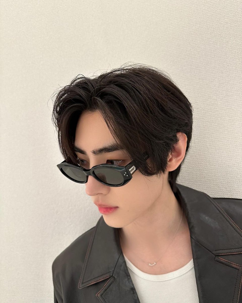 coldmemoris's tweet photo. 🕶 https://t.co/QAdViAwVad