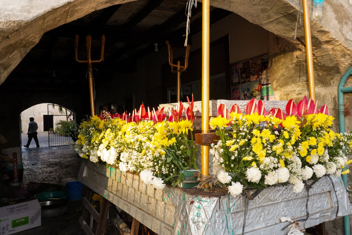 ubo_pakes's tweet photo. We were able to go off the beaten track today and cross #Cebu  using small mountain roads to end up at the church of #Samboan. Looks like they were cleaning up after the #procession https://t.co/HWX47s8nl1