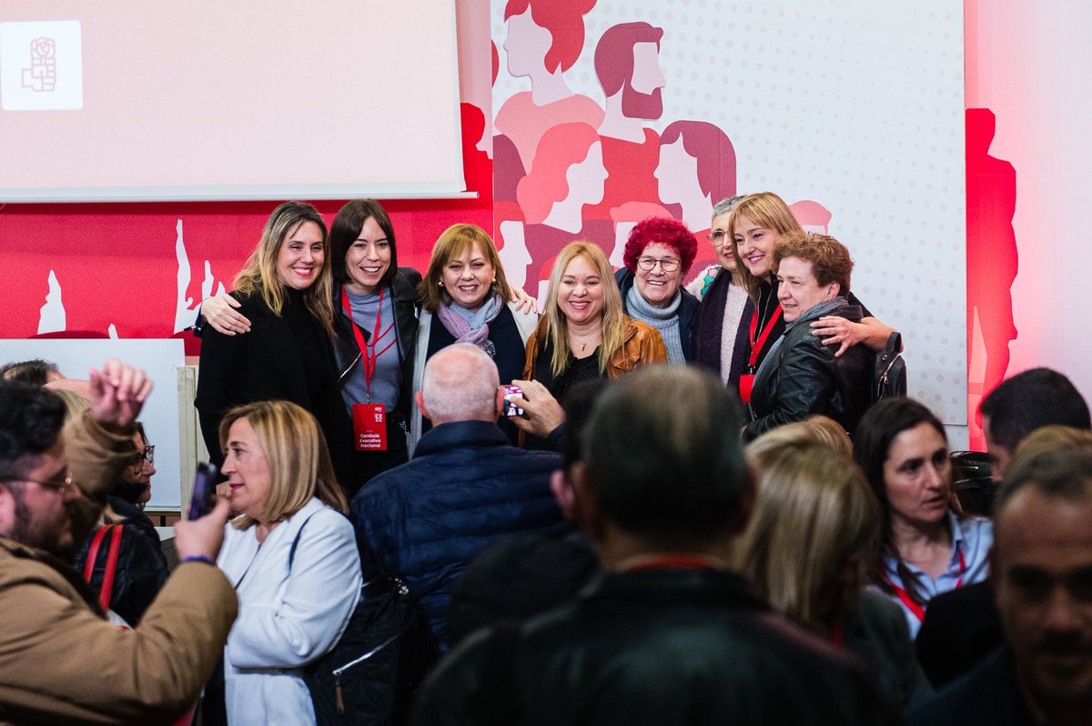 DianaMorantR's tweet photo. Amb la il•lusió de sempre i la força de la seua militància, hui el PSPV inicia el camí per a guanyar en 2027.

#EnsVeiemDilluns ❤️ #NosVemosElLunes ❤️ https://t.co/wlPf55XArH