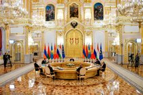 JSo6613's tweet photo. EUROPE

Among Putin’s closest allies, only Belarus voices support on Ukraine. https://t.co/hxRNM4Td3B